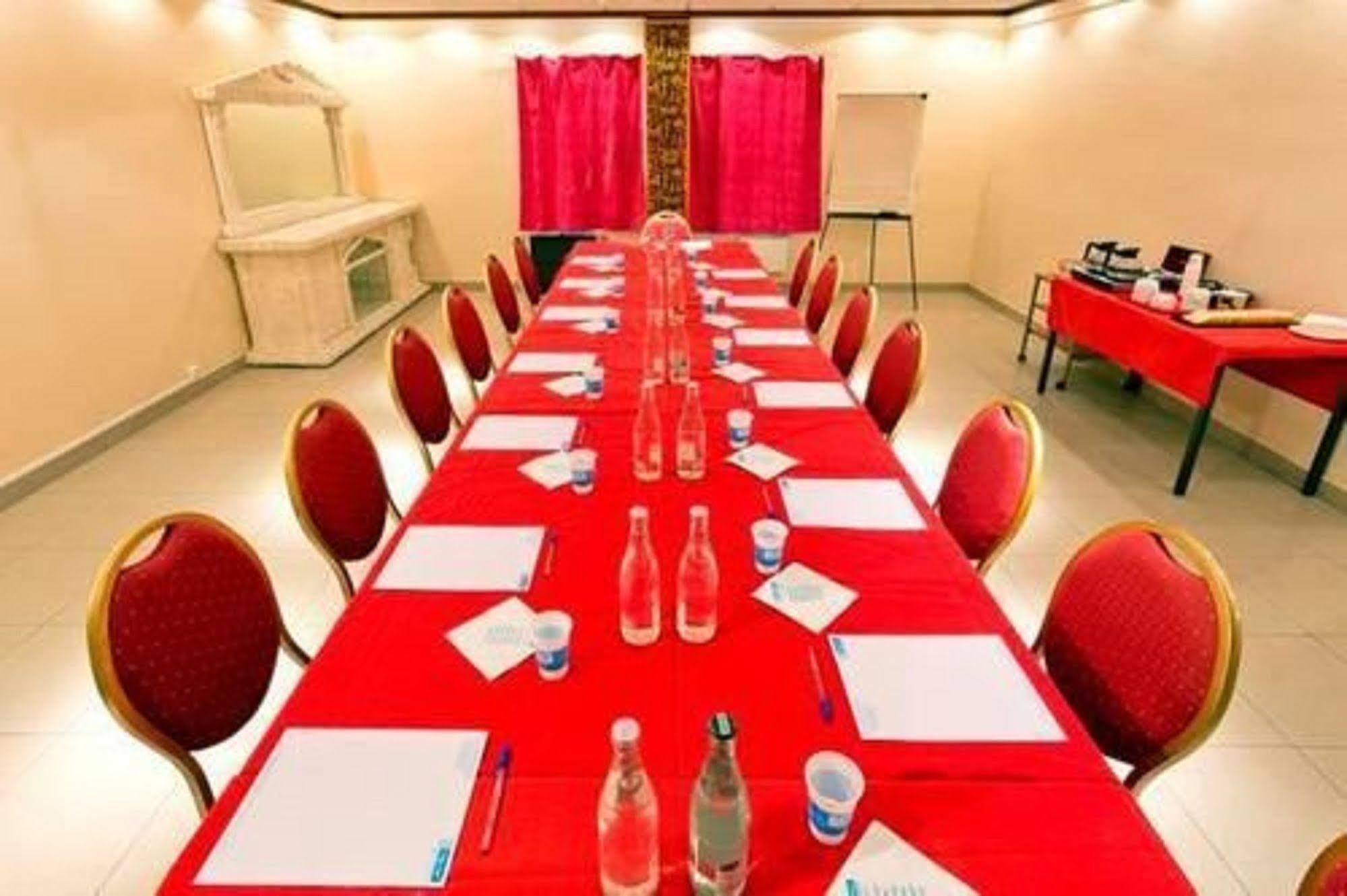 Ibis Styles Paris Hippodrome De Vincennes Hotel Joinville-le-Pont Exterior foto